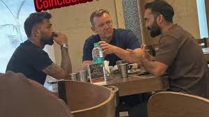 DK ಜೊತೆ ಹಾರ್ದಿಕ್! ಸತ್ಯ ಏನು?  – 1 RUN 80 ಲಕ್ಷ. ಲಿವಿಂಗ್‌ಸ್ಟನ್ ದುಬಾರಿ