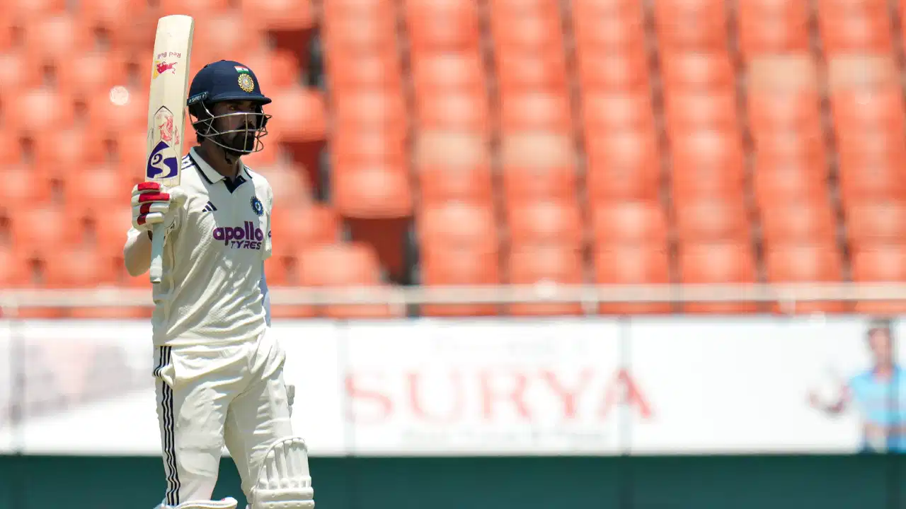 OUT ಆದ್ರೂ KL ರಾಹುಲ್ ಡ್ರಾಮಾ – ಜಸ್ಟ್ 2 ಲಕ್ಷಕ್ಕೆ ಪಡಿಕಲ್ ಸೇಲ್GT ಪ್ಲೇಯರ್ ಮಾನವ್ಗೆ ಟೆಸ್ಟ್ ಕ್ಯಾಪ್