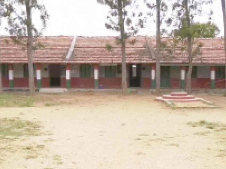 ಚಾಮರಾಜನಗರದಲ್ಲಿ 11 ಸರ್ಕಾರಿ ಶಾಲೆಗೆಳಿಗೆ ಬೀಗ! – ಖಾಸಗಿ ಶಾಲೆಯಲ್ಲೂ ಕುಸಿದ ಮಕ್ಕಳ ಅಡ್ಮಿಷನ್ ಸಂಖ್ಯೆ
