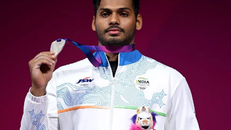ಭಾರತಕ್ಕೆ ಮತ್ತೊಂದು ಬೆಳ್ಳಿ ಪದಕ – ವೇಟ್‌ಲಿಫ್ಟರ್ ವಲ್ಲೂರಿ ಅಜಯ ಬಾಬು ಅದ್ಭುತ ಸಾಧನೆ