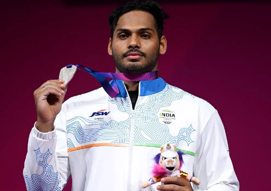 ಭಾರತಕ್ಕೆ ಮತ್ತೊಂದು ಬೆಳ್ಳಿ ಪದಕ – ವೇಟ್‌ಲಿಫ್ಟರ್ ವಲ್ಲೂರಿ ಅಜಯ ಬಾಬು ಅದ್ಭುತ ಸಾಧನೆ