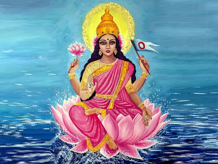 ಲಕ್ಷ್ಮಿ ದೇವಿಯ ಆಶೀರ್ವಾದ ಪಡೆಯಲು  ಪ್ರತಿ ಶುಕ್ರವಾರ ಈ ಮಂತ್ರ ಪಠಿಸಿ