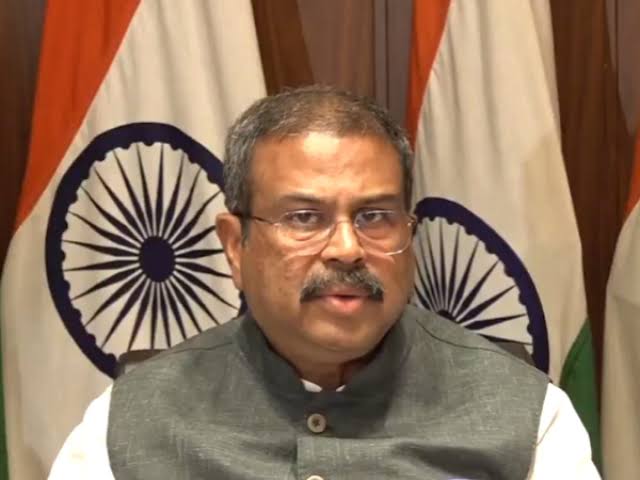 ನೀಟ್ ಅಕ್ರಮ, ವಿದ್ಯಾರ್ಥಿಗಳ ಹೋರಾಟಕ್ಕೆ ಜಯ – ಸಚಿವ ಸ್ಥಾನಕ್ಕೆ ರಾಜೀನಾಮೆ ನೀಡಿದ ಧರ್ಮೇಂದ್ರ ಪ್ರಧಾನ್