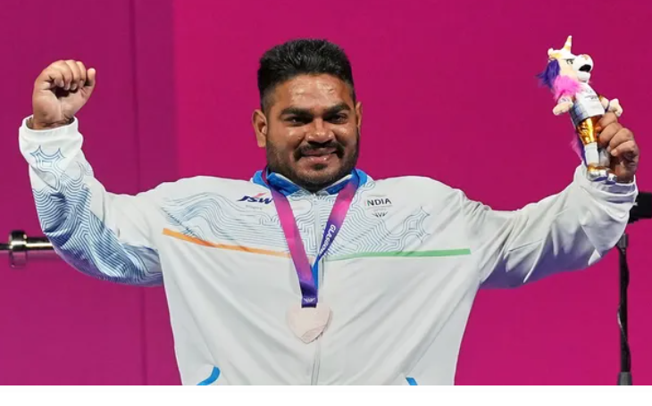 ಭಾರತಕ್ಕೆ ಮೊದಲ ಪದಕ ಗೆದ್ದುಕೊಟ್ಟ ಝಂಡು ಕುಮಾರ್ – ದೇಶಕ್ಕೆ ಕೀರ್ತಿ ತಂದವನ ಹಿಂದಿದೆ ನೋವಿನ ಕಥೆಪ್ಯಾರಾ ಪವರ್ಲಿಫ್ಟಿಂಗ್ ಸ್ಪರ್ಧೆಯಲ್ಲಿ ಭಾರತಕ್ಕೆ ಕಂಚಿನ ಪದಕ