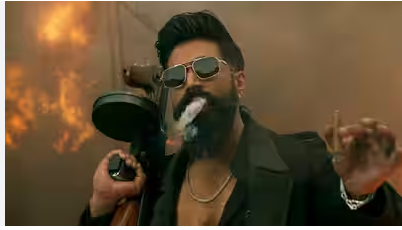 3 ಗಂಟೆ.15 ನಿಮಿಷವೂ ಡಾರ್ಕ್ ಆ್ಯಕ್ಷನ್! ಫಿಲ್ಮಿಂ ಇಂಡಸ್ಟ್ರಿಗೆ BIG ಡ್ಯಾಡಿ ಟಾಕ್ಸಿಕ್