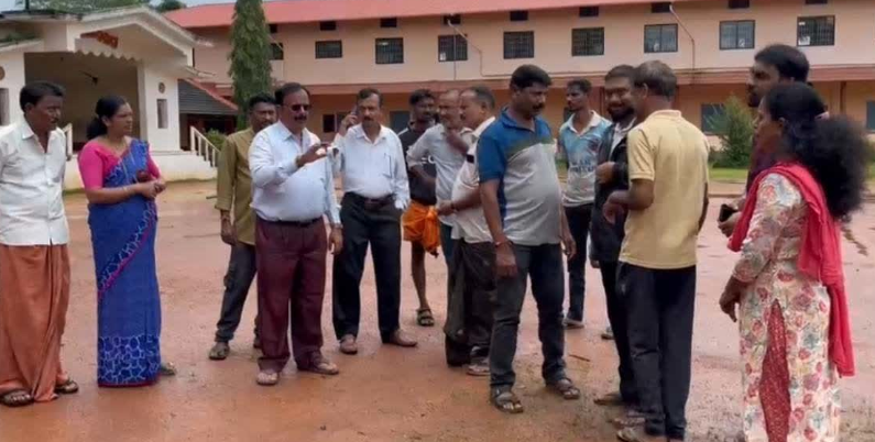 ಶಾಲೆಗೆ ರಜೆ ಕೊಡಿಸಿದ ಕಾಡಾನೆಗಳ ಹಿಂಡು – ಸುಳ್ಯದಲ್ಲಿ ಗಜಪಡೆಯ ಕಾಟಕ್ಕೆ ಸ್ಕೂಲ್ ಬಂದ್