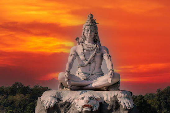 ಶ್ರಾವಣ ಮಾಸದಲ್ಲಿ ಸರಳ ಶಿವ ಪೂಜೆ ಮಾಡುವುದೇ ಹೇಗೆ? – ಸರಳ ಮಂತ್ರಗಳು ಯಾವುವು?