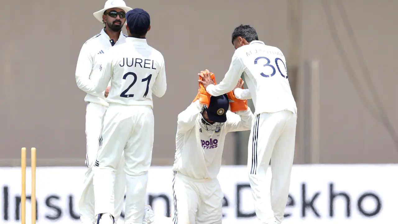 Warm-Up ಪಂದ್ಯದಲ್ಲೂ ತಡಕಾಡಿದ ಭಾರತ – ಫೀಲ್ಡಿಂಗ್ ಫೇಲ್ಯೂರ್ ಗೆ ಕೊನೆ ಇಲ್ವಾ?ಗಿಲ್ ಗೈರಿನಲ್ಲಿ KL ಟೀಂ ಗೆಲ್ಲಿಸ್ತಾರಾ?