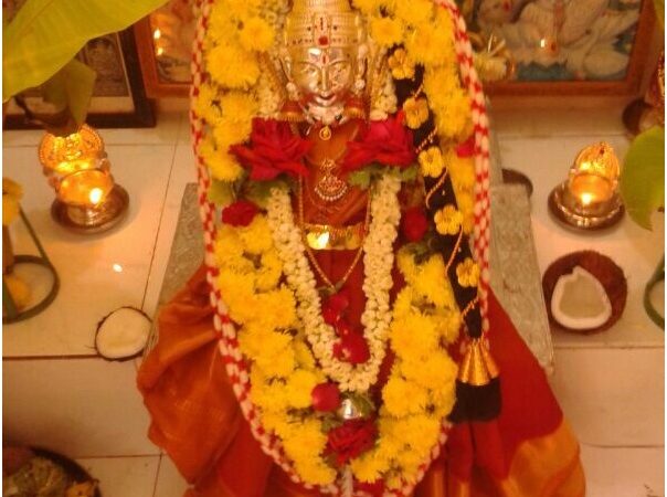ವರಮಹಾಲಕ್ಷ್ಮೀ ಹಬ್ಬದ ಹಿನ್ನೆಲೆ ಏನು? – ಶಿವ ಮಡದಿ ಪಾರ್ವತಿಗೆ ಹೇಳಿದ ಕಥೆಯೇನು?