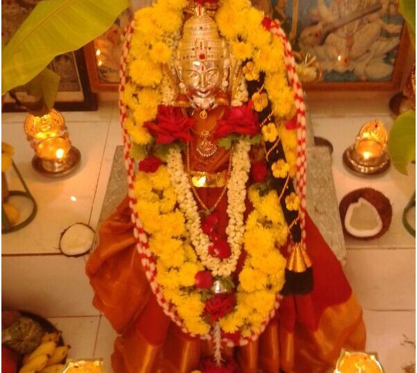 ವರಮಹಾಲಕ್ಷ್ಮೀ ಹಬ್ಬದ ಹಿನ್ನೆಲೆ ಏನು? – ಶಿವ ಮಡದಿ ಪಾರ್ವತಿಗೆ ಹೇಳಿದ ಕಥೆಯೇನು?