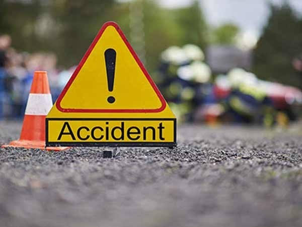ಮಗುವನ್ನ ಶಾಲೆಗೆ ಬಿಡಲು ಹೋಗ್ತಿದ್ದ ವೇಳೆ​ ಅಪಘಾತ –  ತಾಯಿ ಮುಂದೆಯೇ ಹೋಯ್ತು 5 ವರ್ಷದ ಮಗು ಜೀವ