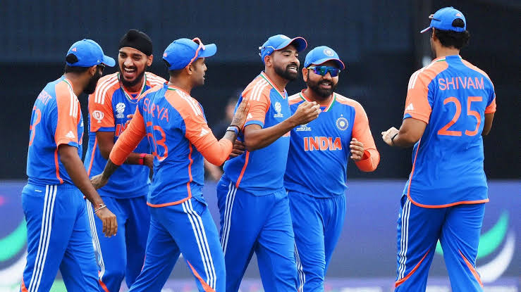 1 ದಿನ.. 2 ದೇಶ.. 2 ಪಂದ್ಯ – ಭಾರತಕ್ಕೆ ಡಬಲ್ ಗೇಮ್ ಸಂಕಷ್ಟT-20I, ODIಗೆ ಟೀಂ ಹೇಗಿರುತ್ತೆ?