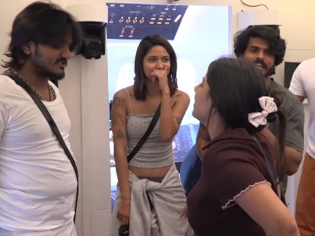ಬಿಗ್‌ಬಾಸ್‌ ಶೋನಲ್ಲಿ ಕೀಳು ಮಟ್ಟದ ಮಾತು – ರಿಯಾಲಿಟಿ ಶೋನಲ್ಲಿ ಇಂಥಾ ಕ*ಚ*ಡ ಮಾತು ಬೇಕಾ?
