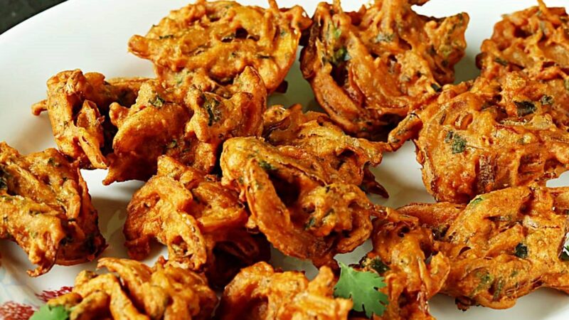 ಹೊರಗೆ ಗರಿಗರಿ ಹಾಗೂ ಒಳಗೆ ಮೃದು –  ಸಂಜೆ ಹೊತ್ತಲ್ಲಿ ಮಾಡಿ ಈ ರುಚಿಕರ ಈರುಳ್ಳಿ ಬಜ್ಜಿ
