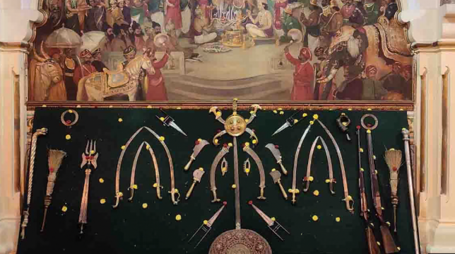 ನವರಾತ್ರಿಯಲ್ಲಿ ಯಾಕೆ ಆಯುಧ ಪೂಜೆ ಮಾಡುತ್ತಾರೆ? – ಇದರ ಉದ್ದೇಶ ಏನು ಗೊತ್ತಾ?